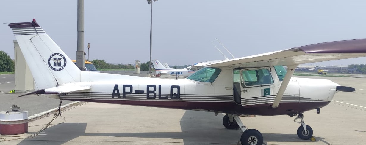Cessna 152 APBLQ - 1