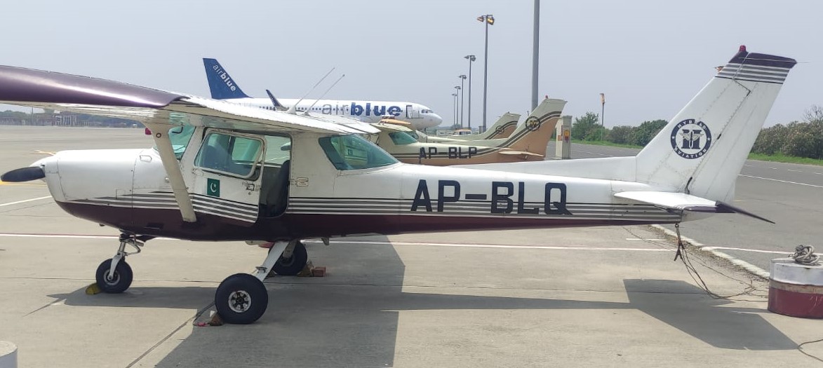 Cessna 152 APBLQ - 2