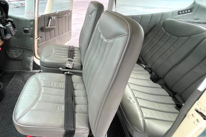 Cessna 182RG - Interior